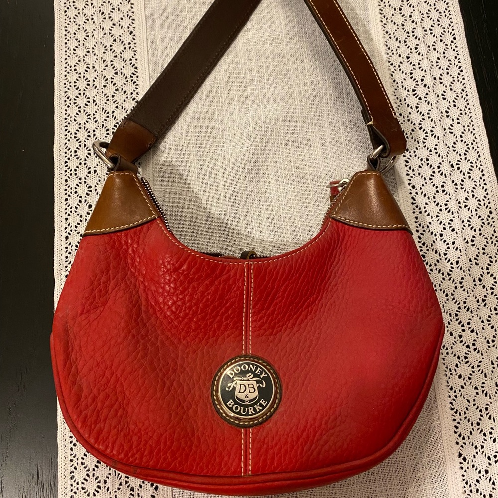 Vintage Dooney & Bourke Red leather shoulder bag with keychain